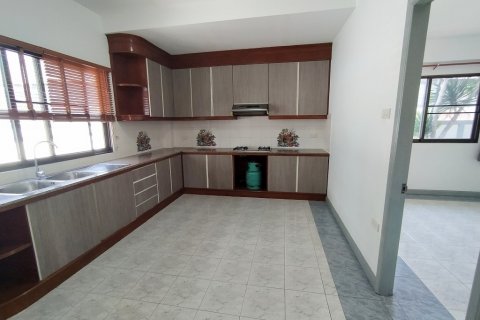 House in Pattaya, Thailand 4 bedrooms № 125617 - photo 7