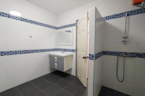 House in Pattaya, Thailand 4 bedrooms № 125617 - photo 10