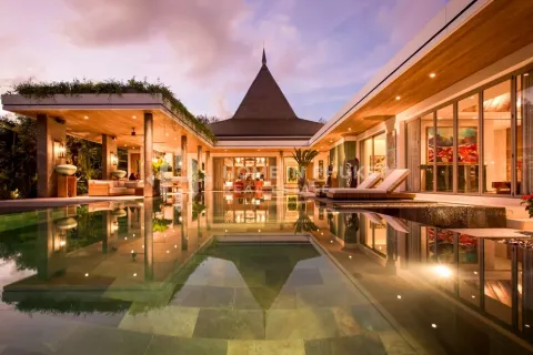Haus in Phuket, Thailand 4 Schlafzimmer № 131172