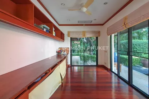 Casa de 4 dormitorios en Nai Harn Beach, Tailandia № 131267 - foto 26