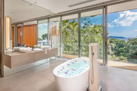 Casa de 4 dormitorios en Kamala, Tailandia № 131262 - foto 17