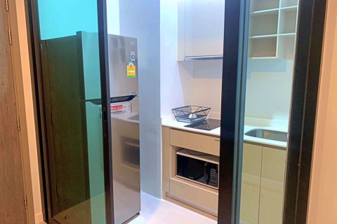 Condominio de 1 dormitorio en Huai Khwang, Bangkok, Tailandia № 76408 - foto 4