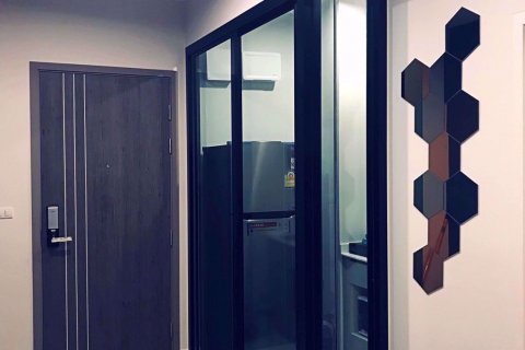 Condominio de 1 dormitorio en Huai Khwang, Bangkok, Tailandia № 76408 - foto 5