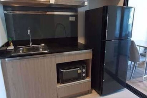 Condominio de 1 dormitorio en Bang Na, Bangkok, Tailandia № 76406 - foto 2