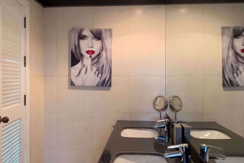 Condominio de 4 dormitorios en Watthana, Bangkok, Tailandia № 77238 - foto 13