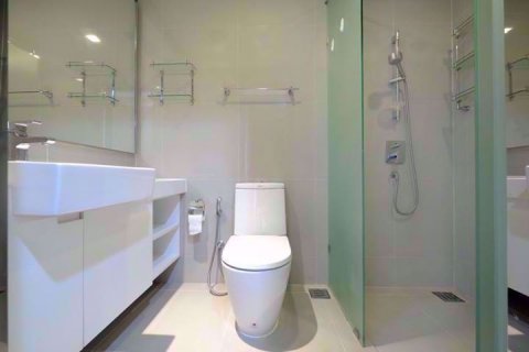 Condominio de 2 dormitorios en Bang Kho Laem, Bangkok, Tailandia № 77241 - foto 13