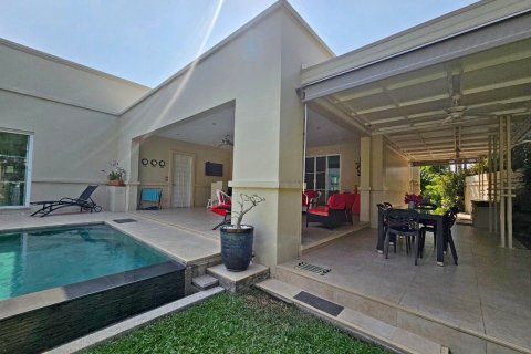 Casa de 3 dormitorios en Pattaya, Tailandia № 119664 - foto 5