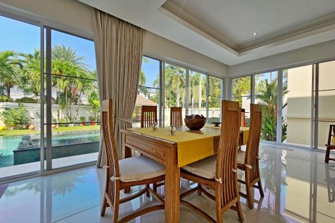 Casa de 3 dormitorios en Pattaya, Tailandia № 119664 - foto 14