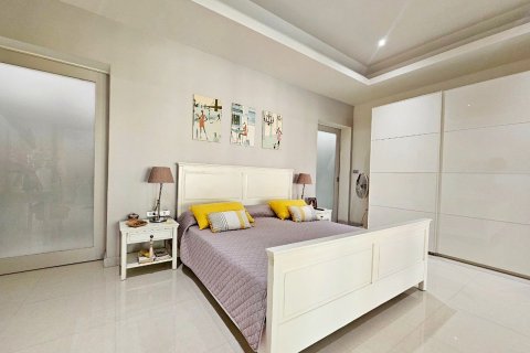 Casa de 3 dormitorios en Pattaya, Tailandia № 119664 - foto 21