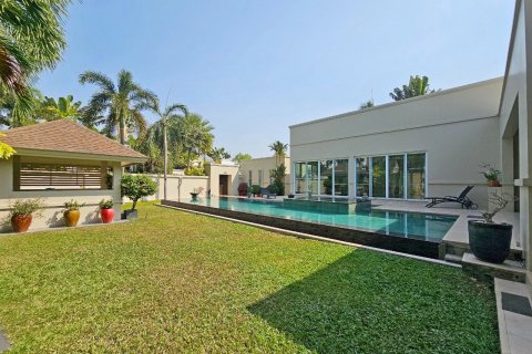 Casa de 3 dormitorios en Pattaya, Tailandia № 119664 - foto 2