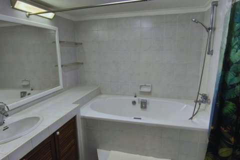 Condo in Pattaya, Thailand, 2 bedrooms № 119663 - photo 25