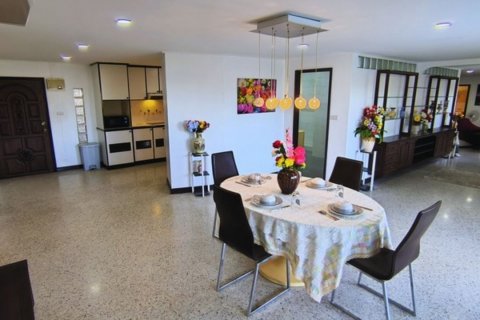 Condo in Pattaya, Thailand, 2 bedrooms № 119663 - photo 10