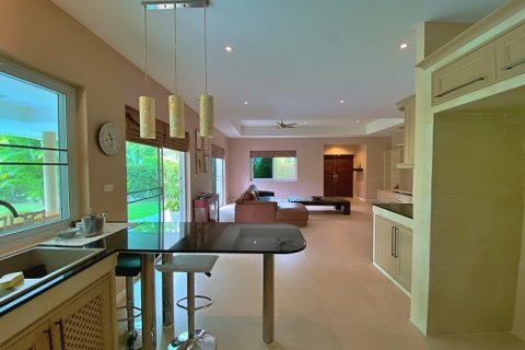 Casa de 3 dormitorios en Hua Hin, Tailandia № 125158 - foto 13