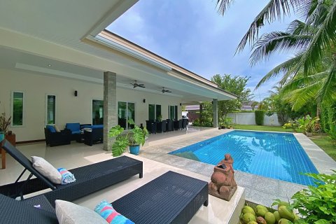 Casa de 3 dormitorios en Hua Hin, Tailandia № 125160 - foto 9