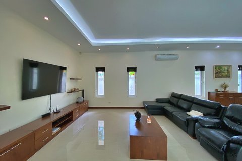 Casa de 3 dormitorios en Hua Hin, Tailandia № 125160 - foto 14