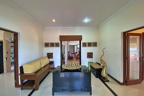 Casa de 4 dormitorios en Hua Hin, Tailandia № 125161 - foto 11