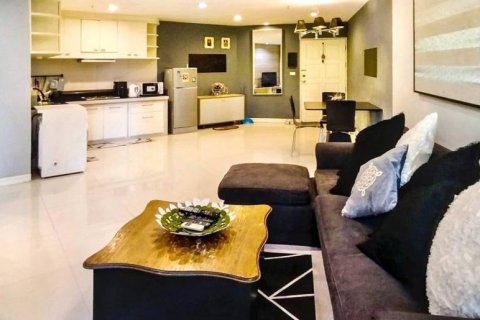 Condo in Bangkok, Thailand, 2 bedrooms  № 132808