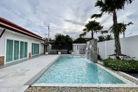 Villa in Phuket, Thailand 4 Schlafzimmer № 132809