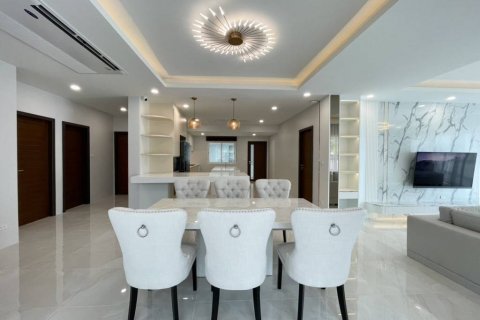 Chalet de 4 dormitorios en Phuket, Tailandia № 132809 - foto 7
