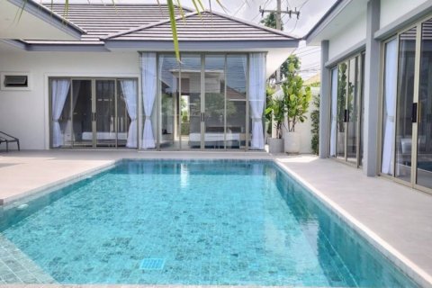 Chalet de 4 dormitorios en Hua Hin, Tailandia № 132807 - foto 3