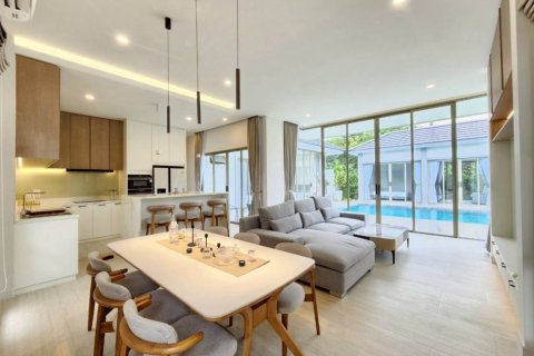 Chalet de 4 dormitorios en Hua Hin, Tailandia № 132807 - foto 8
