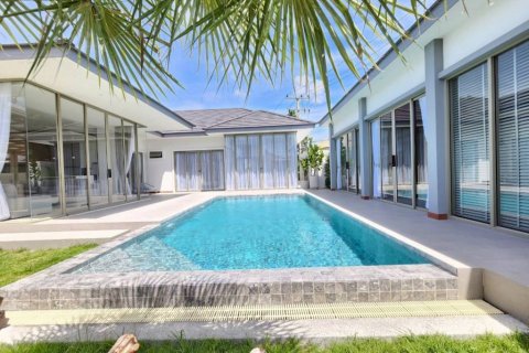 Chalet de 4 dormitorios en Hua Hin, Tailandia № 132807 - foto 4