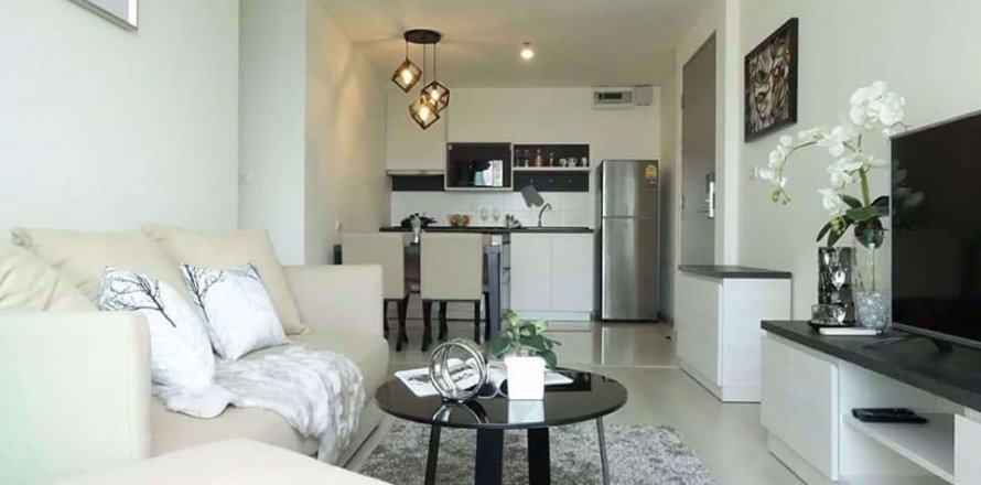 Condominio de 2 dormitorios en Bangkok, Tailandia en Life Ratchadapisek  № 78023