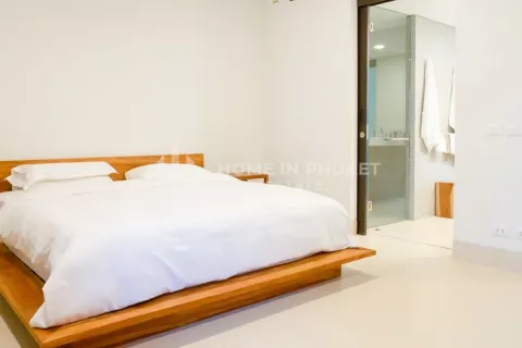 Condo in Phuket, Thailand, 2 bedrooms  № 131628 - photo 12