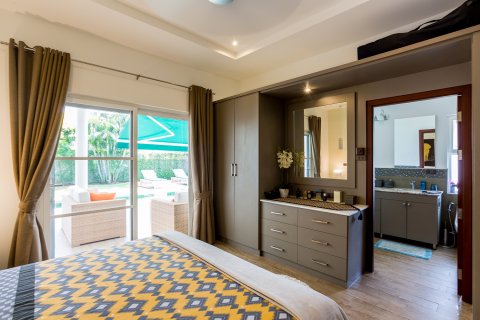 Chalet de 3 dormitorios en Hua Hin, Tailandia № 79258 - foto 24