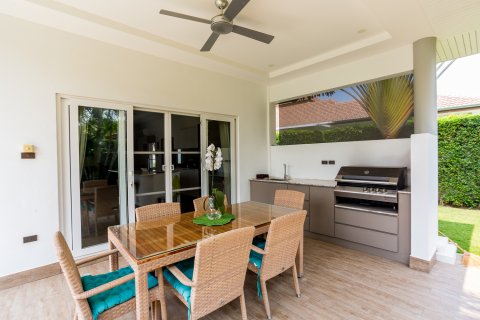Chalet de 3 dormitorios en Hua Hin, Tailandia № 79258 - foto 14