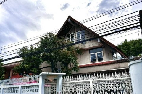 Haus in Bangkok, Thailand 4 Schlafzimmer № 116166