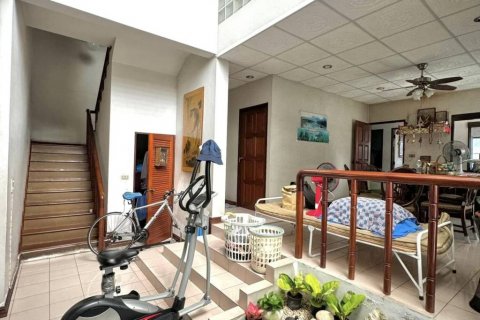 Casa de 4 dormitorios en Bangkok, Tailandia № 116166 - foto 7