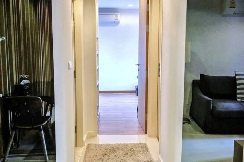 Condominio de 2 dormitorios en Khlong Toei, Bangkok, Tailandia № 116163 - foto 5