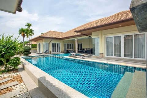 Casa de 3 dormitorios en Hua Hin, Tailandia № 124016 - foto 2