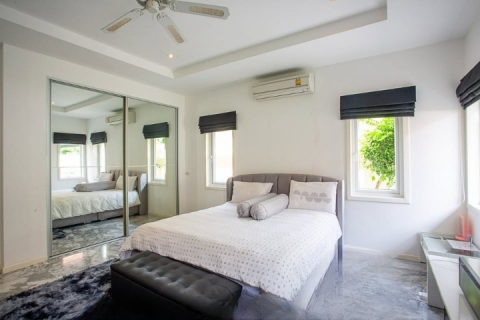 Casa de 3 dormitorios en Hua Hin, Tailandia № 124016 - foto 12