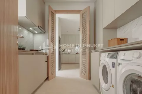 Casa de 4 dormitorios en Phuket, Tailandia № 130875 - foto 27