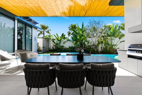 Chalet de 4 dormitorios en Bang Tao, Tailandia № 70709 - foto 3