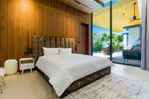 Chalet de 4 dormitorios en Bang Tao, Tailandia № 70709 - foto 20