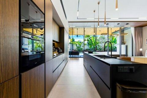 Chalet de 4 dormitorios en Bang Tao, Tailandia № 70709 - foto 18