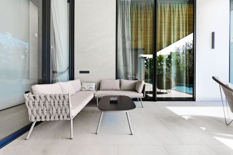 Chalet de 4 dormitorios en Bang Tao, Tailandia № 70709 - foto 7