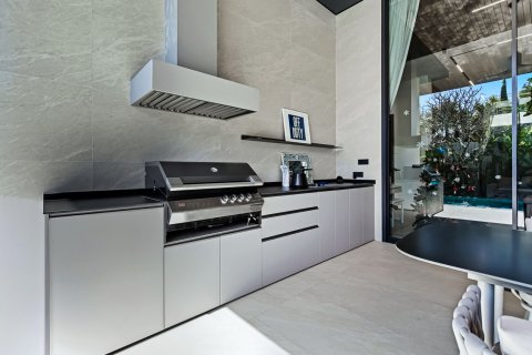 Chalet de 4 dormitorios en Bang Tao, Tailandia № 70709 - foto 4