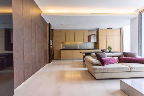 Condominio de 2 dormitorios en Bang Rak, Bangkok, Tailandia № 76240 - foto 2