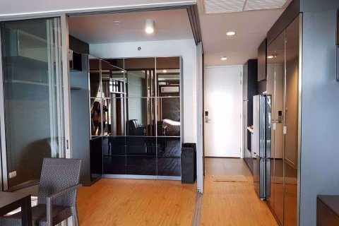 Condominio de 1 dormitorio en Bang Rak, Bangkok, Tailandia № 76245 - foto 4