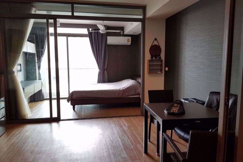 Condo in Bang Rak, Bangkok, Thailand, 1 bedroom  № 76245