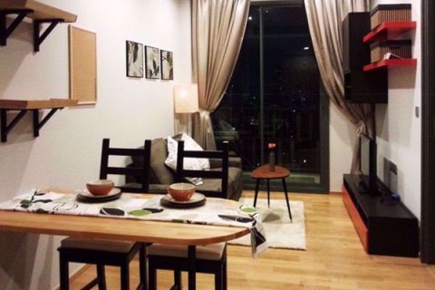 Condominio de 1 dormitorio en Khlong Toei, Bangkok, Tailandia № 76242 - foto 3