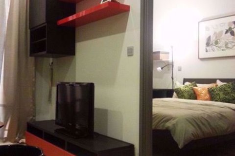 Condominio de 1 dormitorio en Khlong Toei, Bangkok, Tailandia № 76242 - foto 2