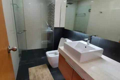 Condominio de 1 dormitorio en Khlong Toei, Bangkok, Tailandia № 123973 - foto 11