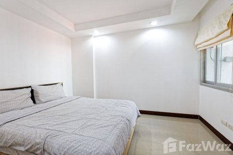 Condominio de 2 dormitorios en Din Daeng, Bangkok, Tailandia № 123974 - foto 8
