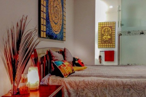 Apartamento de 382 dormitorios en Pattaya, Tailandia № 123350 - foto 2