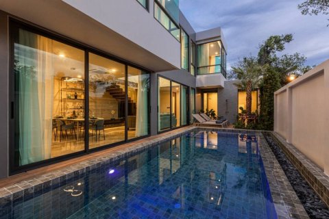 Chalet de 4 dormitorios en Phuket, Tailandia № 132583